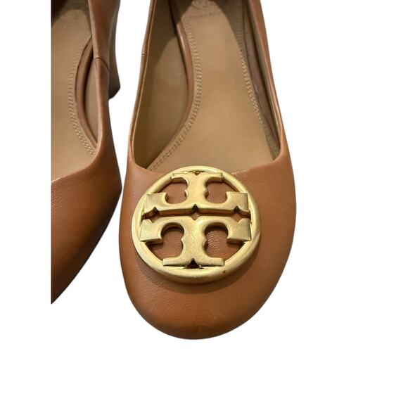 Tory Burch Chelsea Tan Leather Wedge Heel Gold Logo Pumps Size 6 - Picture 4 of 11